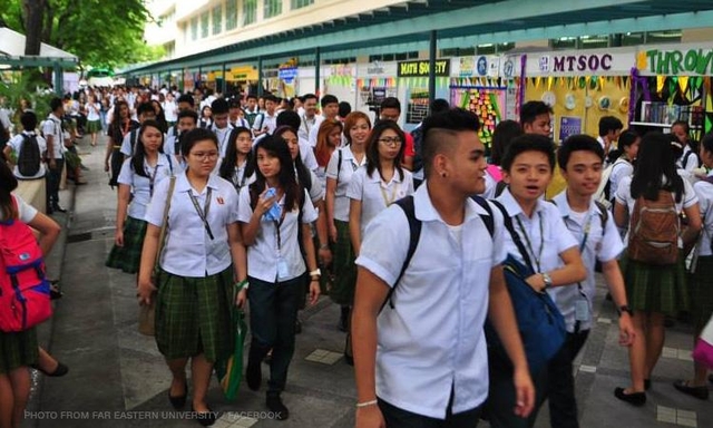 Beacon High School: 300 students protest segregation